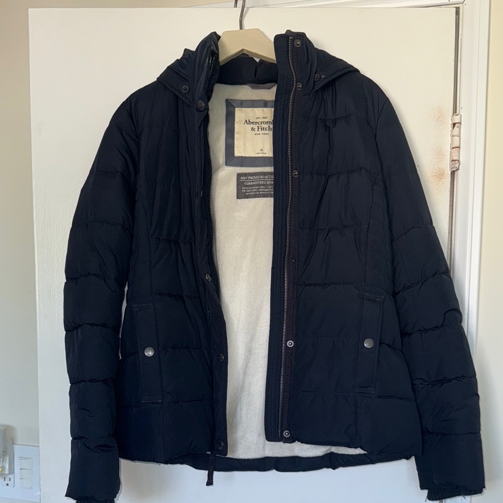 Abercrombie & Fitch women’s navy Puffer Jacket